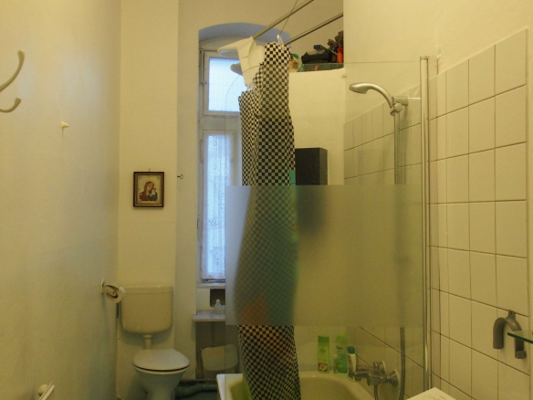 584
