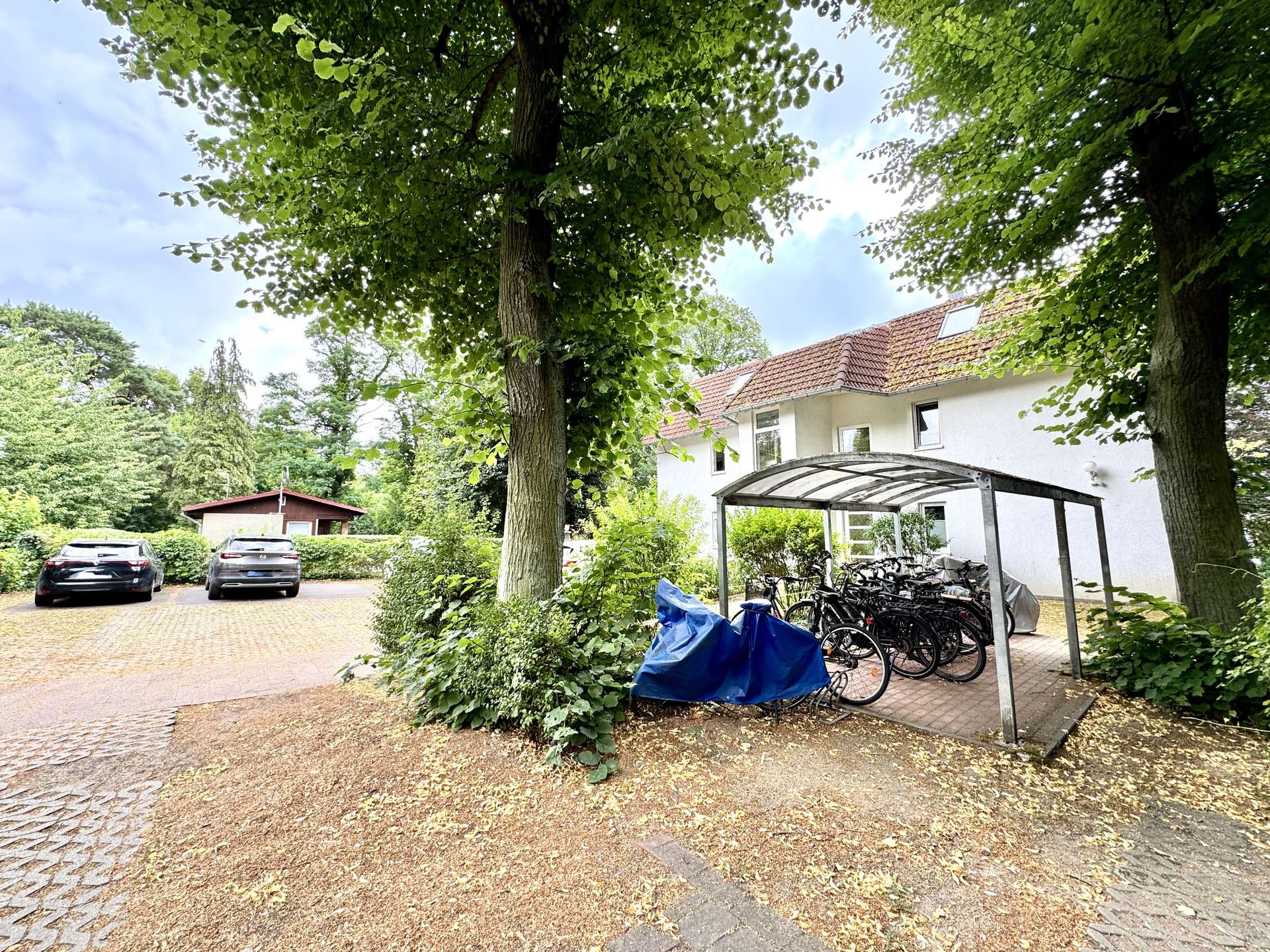 Grundstück mit Stellplätzen