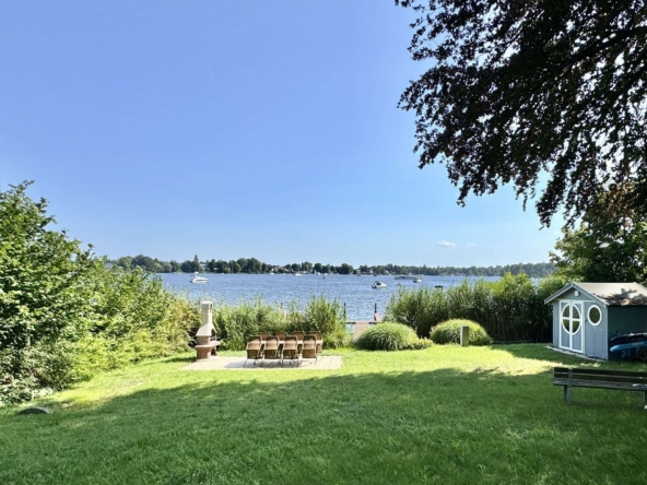 Gemeinschaftsgarten mit Bootsliegeplatz