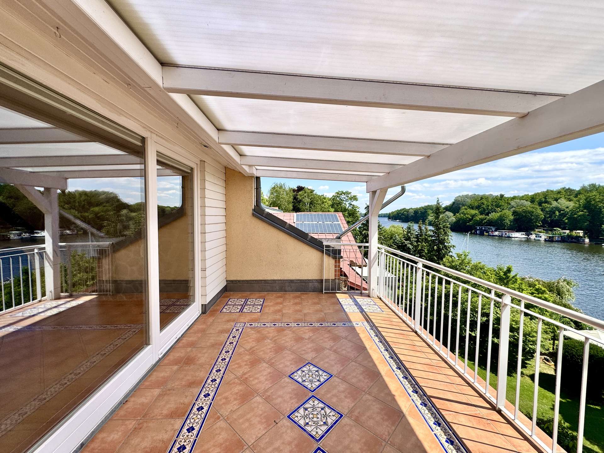 überdachte Terrasse