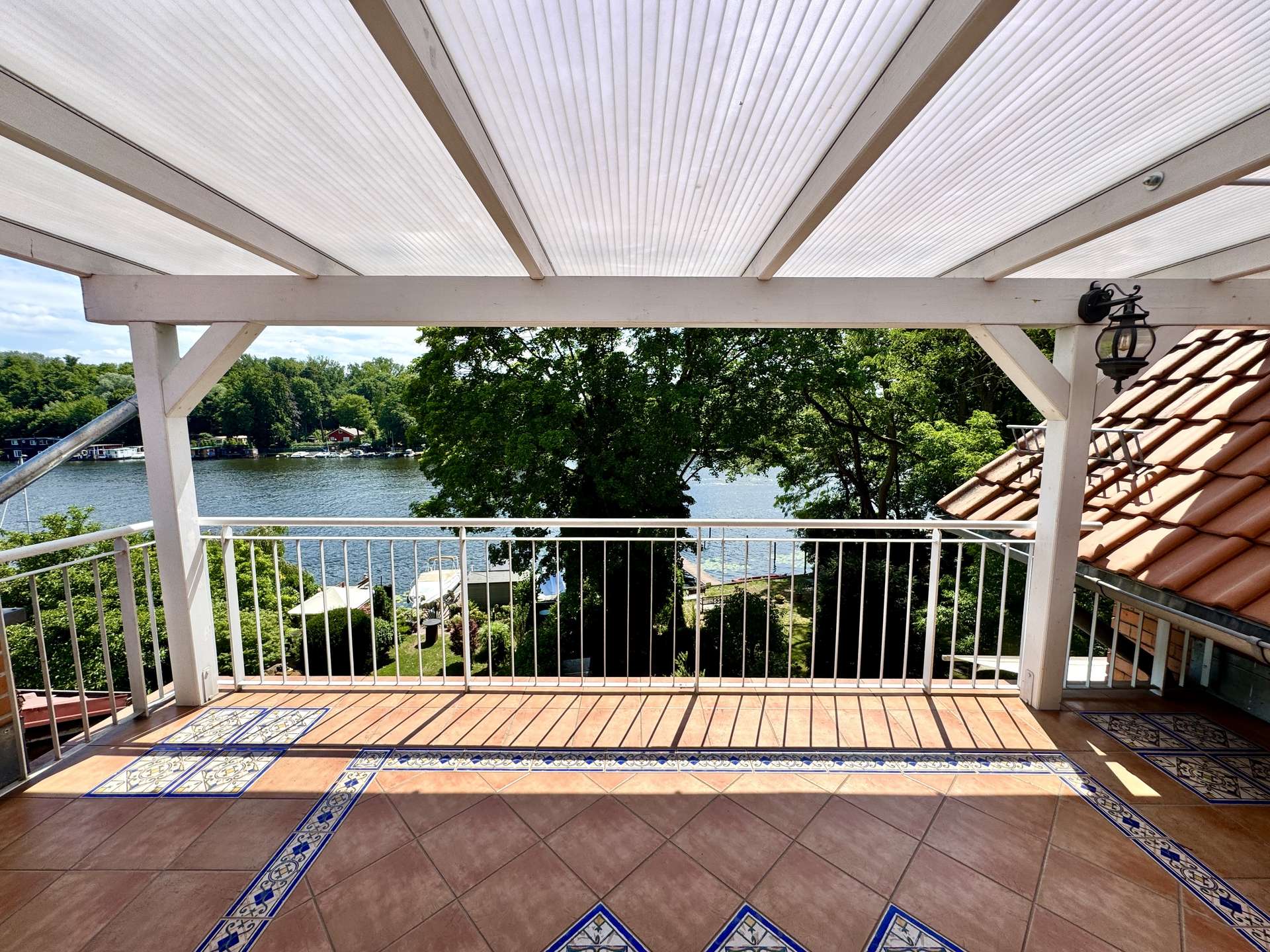 überdachte Terrasse