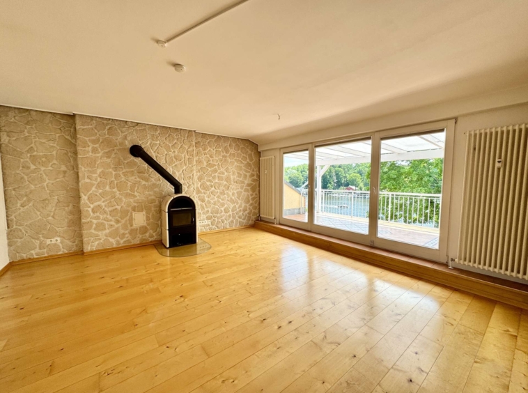Wohnzimmer mit Terrasse