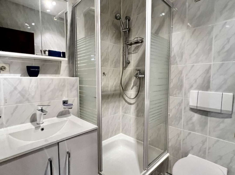 Bad mit Dusche