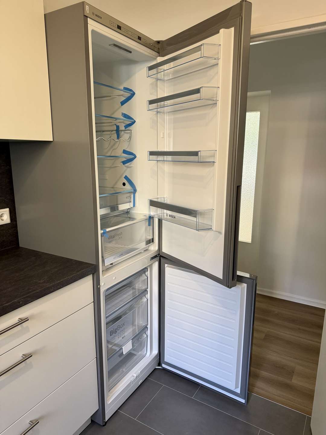 neue Kühl-Gefrier Kombi
