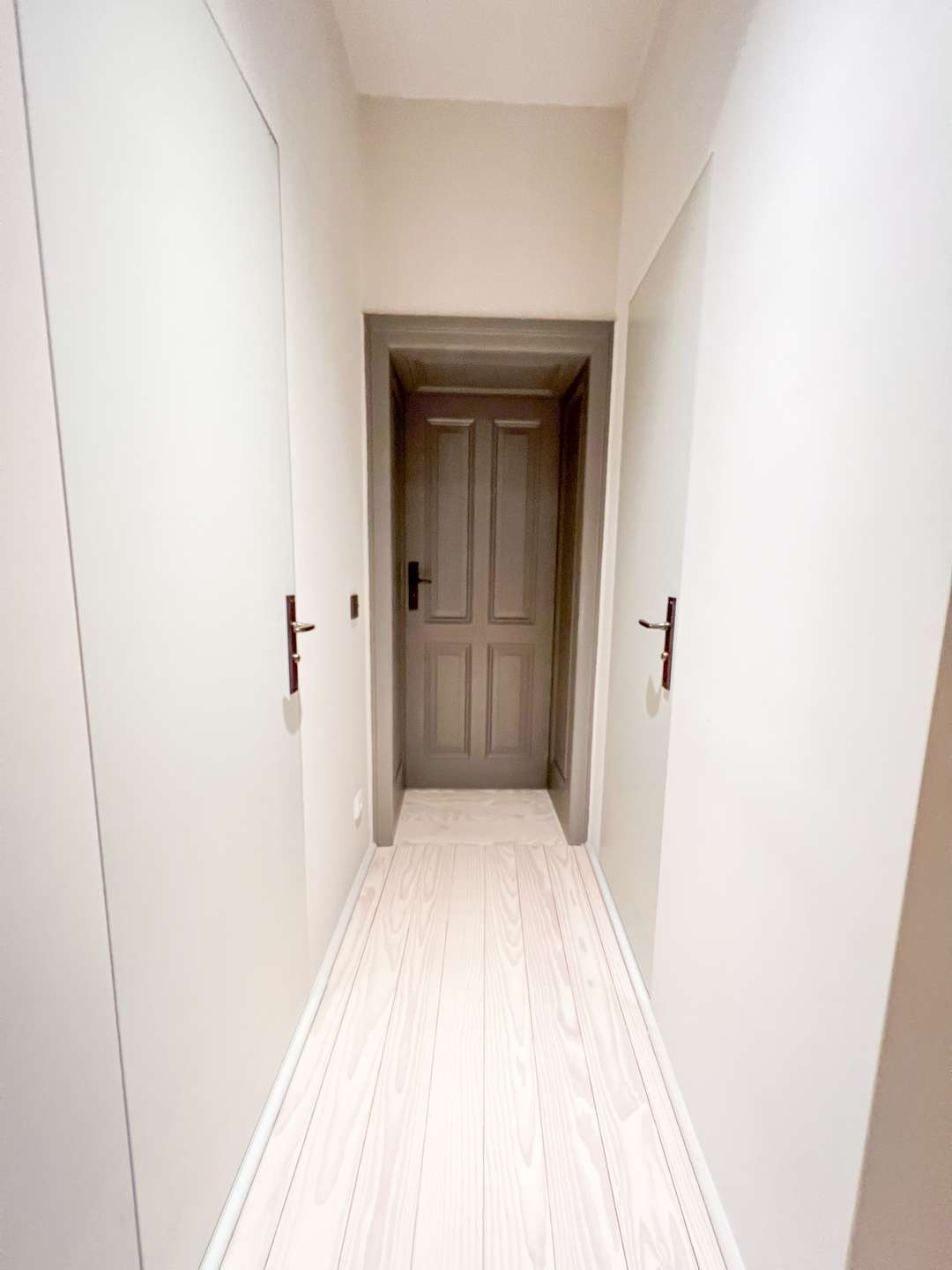 Flur Richtung Schlafzimmer und Bad