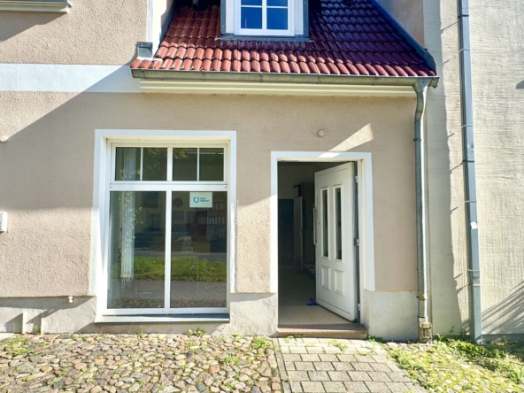 Eingang Gewerbe Straßenseite