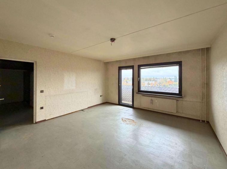 05_Wohnzimmer mit Balkon