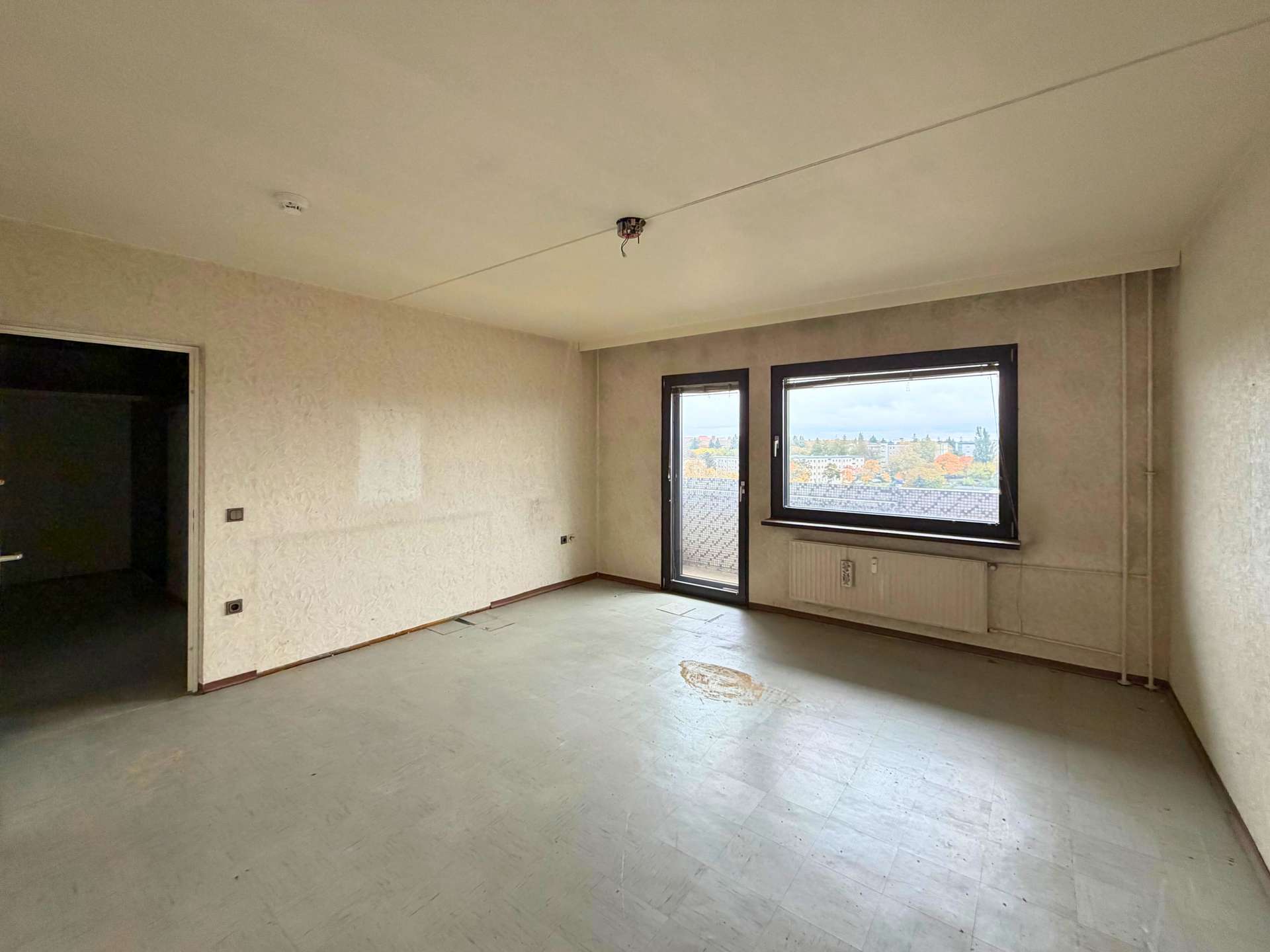 05_Wohnzimmer mit Balkon