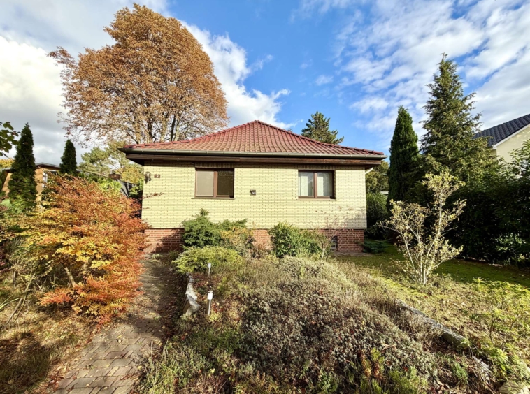 Einfamilienhaus mit großem Garten