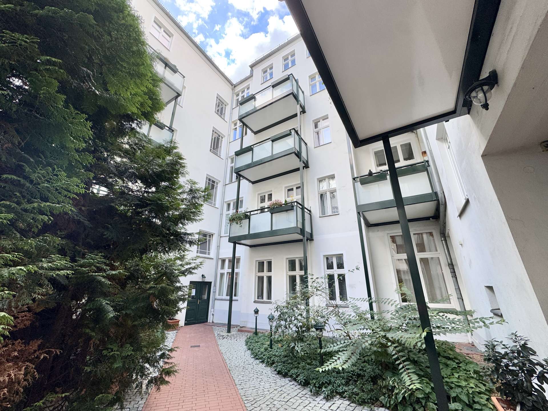 Innenhof Blick zur Wohnung