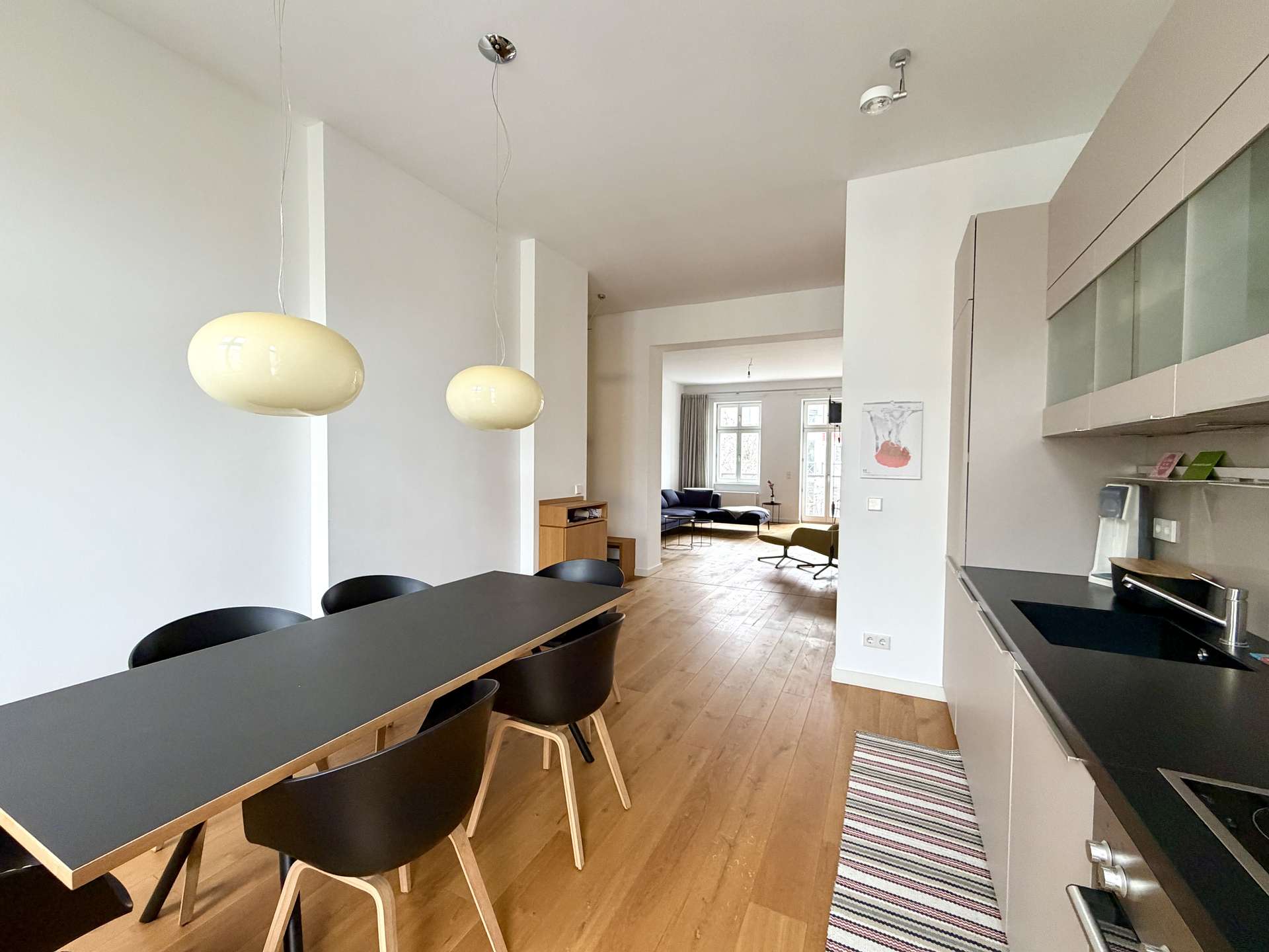 Küche - Blick Richtung Wohnzimmer