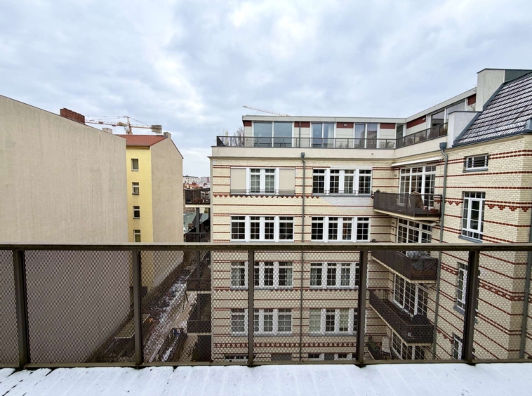 Ausblick vom Balkon in Innenhof