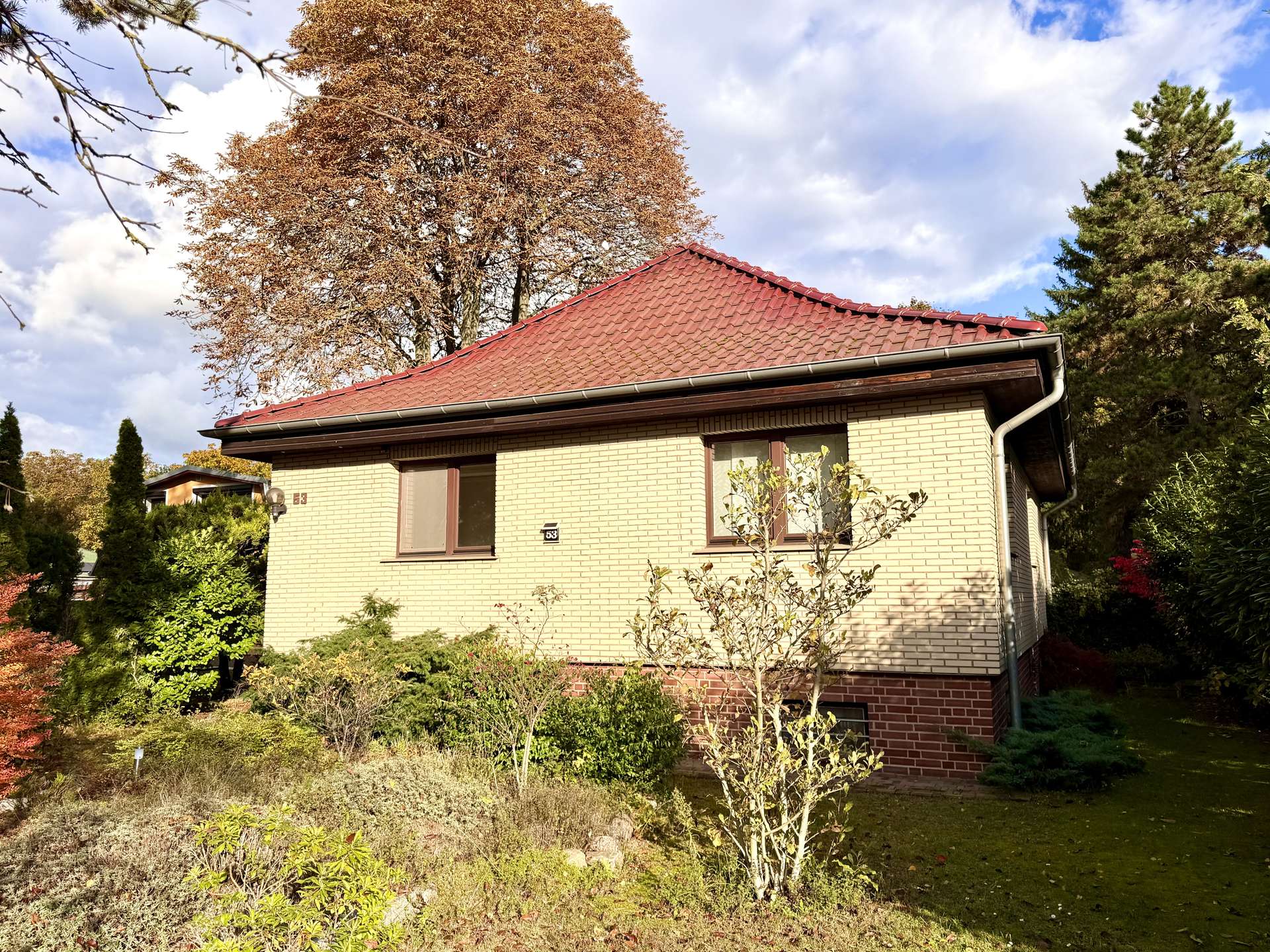 Einfamilienhaus mit großem Garten