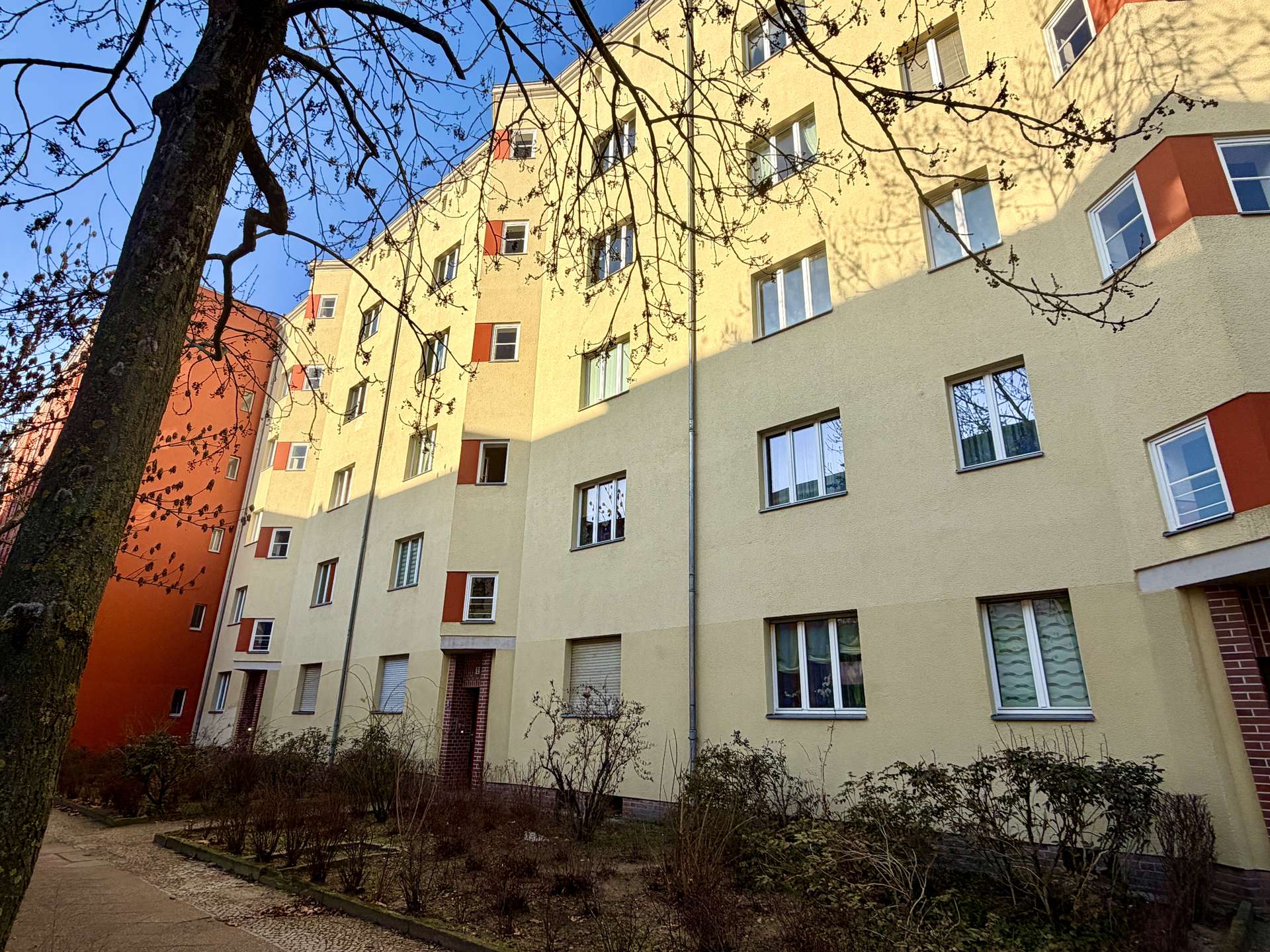 Straßenansicht Straßenansicht