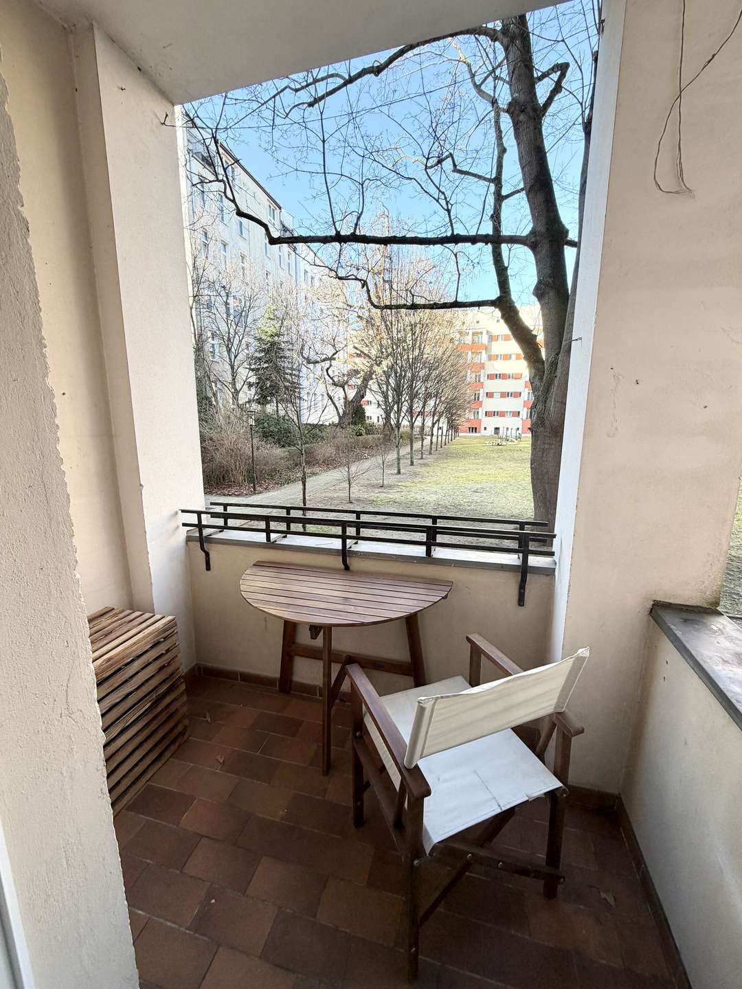 Balkon mit Blick in den Innenhof Balkon mit Blick in den Innenhof