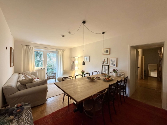 Wohnzimmer mit Terrassenzugang