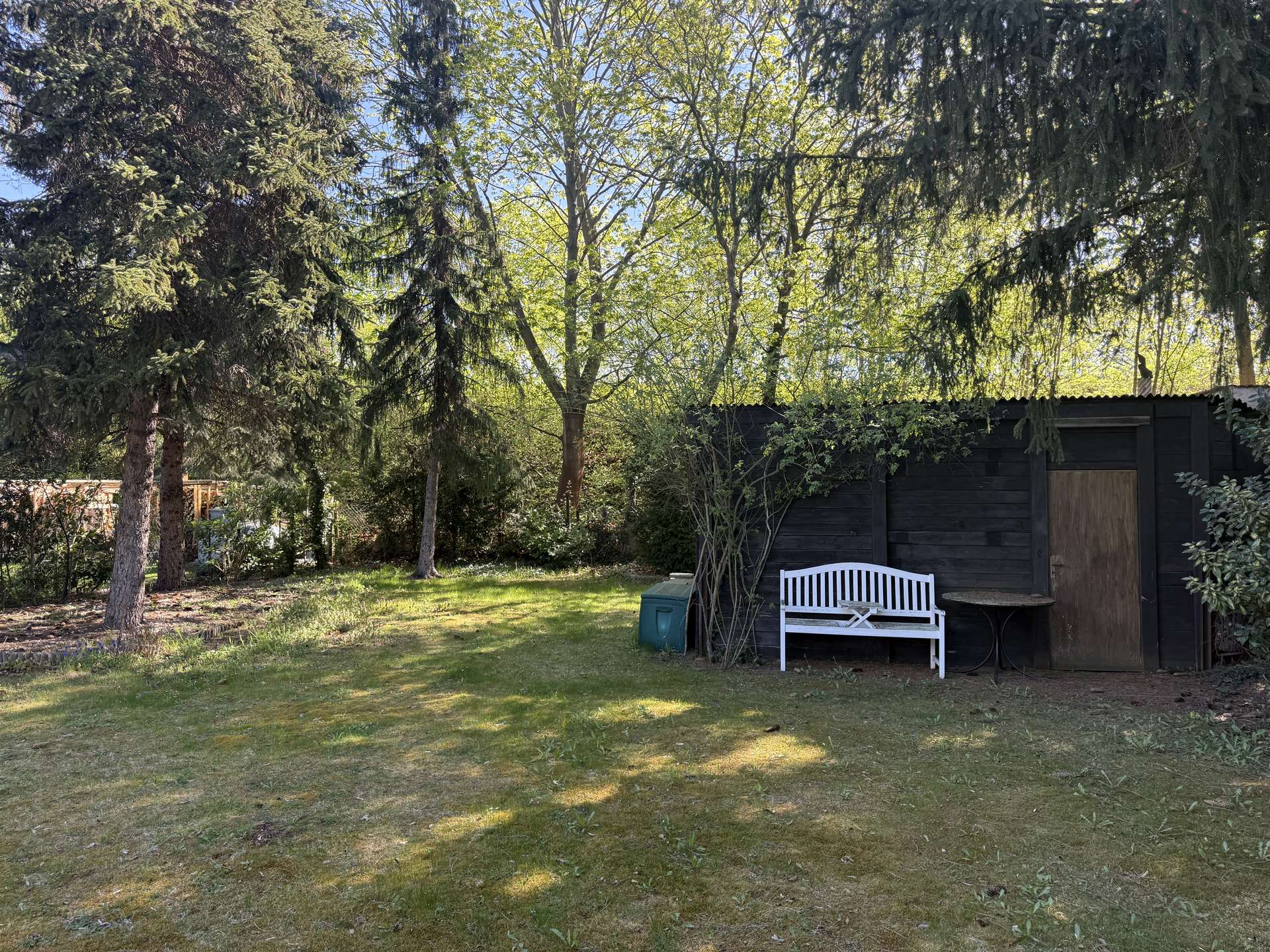 Gartenblick zur Bahntrasse